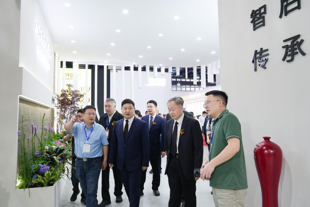 全国行业协会领导及我市领导充分肯定春天集团科创成果(图2) 2.png